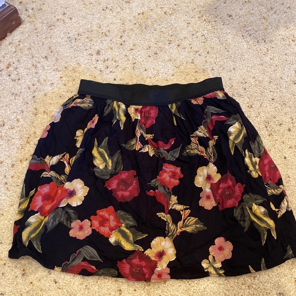 Hollister Medium Floral skirt